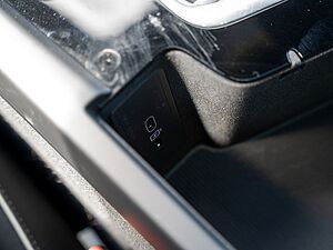 Volvo  T6 AWD Recharge R-Design