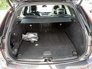 Volvo  T6 AWD Recharge R-Design
