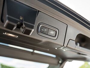 Volvo  T6 AWD Recharge R-Design
