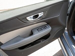 Volvo  T8 Plus Dark Recharge