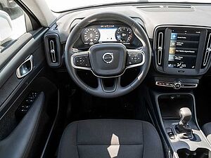 Volvo  T2 Momentum Core