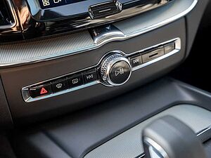 Volvo  T6 AWD Recharge Plus Dark