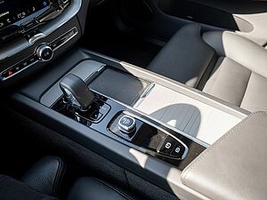 Volvo  T6 AWD Recharge Plus Dark