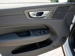 Volvo  T6 AWD Recharge Plus Dark