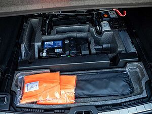 Volvo  T6 AWD Recharge Plus Dark