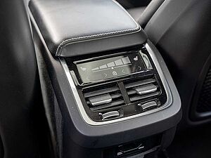 Volvo  B5 AWD Inscription