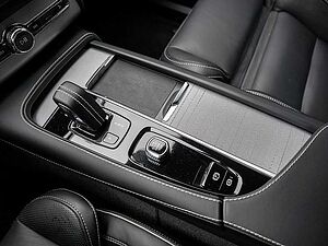 Volvo  T8 AWD R Design Edition LED 360° 7-SITZER