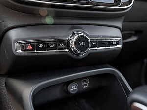 Volvo  T2 Momentum KAMERA H/K NAVI W-LAN LED PANO