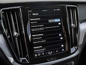 Volvo  B4 Core PDC SHZ KAMERA NAVI W-LAN ACC LED