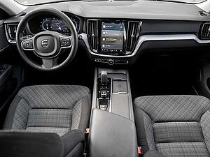 Volvo  B4 Core PDC SHZ KAMERA NAVI W-LAN ACC LED