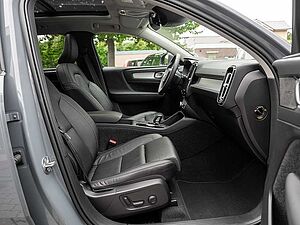 Volvo  T4 Inscription Expression Recharge LED PANO