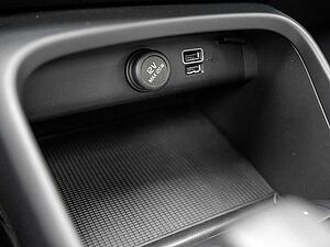Volvo  T4 Inscription Expression Recharge LED PANO