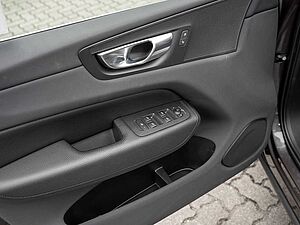 Volvo  B4 Momentum Pro NAVI W-LAN FACEL. LED 360°