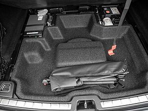 Volvo  B4 Momentum Pro NAVI W-LAN FACEL. LED 360°
