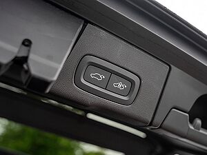 Volvo  B4 Momentum Pro NAVI W-LAN FACEL. LED 360°