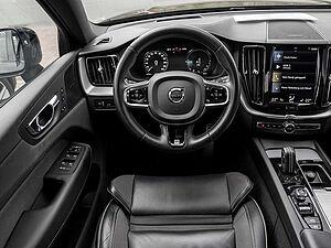 Volvo  T8 AWD R-Design W-LAN HUD STANDHZ LED PANO