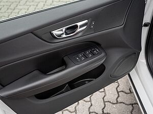 Volvo  T8 Core Recharge Plug-In Hybrid AWD