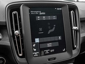 Volvo  T3 Momentum KLIMA PDC SHZ NAVI W-LAN LED