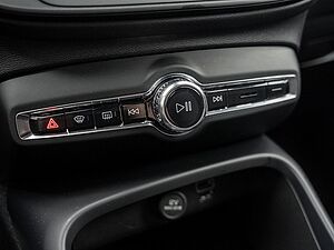 Volvo  T3 Momentum KLIMA PDC SHZ NAVI W-LAN LED