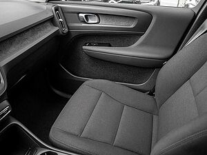 Volvo  T3 Momentum KLIMA PDC SHZ NAVI W-LAN LED