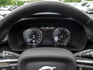 Volvo  T3 Momentum KLIMA PDC SHZ NAVI W-LAN LED
