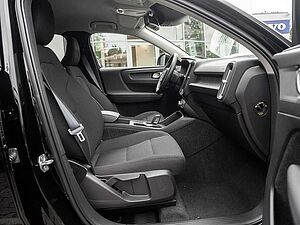 Volvo  T3 Momentum KLIMA PDC SHZ NAVI W-LAN LED