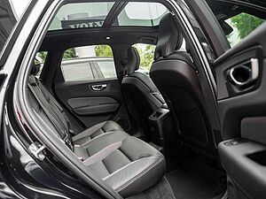 Volvo  T8 R-Design Recharge Plug-In Hybrid AWD