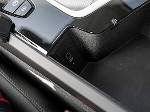 Volvo  T8 Ultra Bright Recharge Plug-In Hybrid AWD