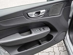 Volvo  B4 Plus Dark H/K NAVI W-LAN ACC FACEL. LED