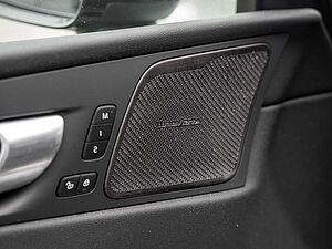 Volvo  B4 Plus Dark H/K NAVI W-LAN ACC FACEL. LED