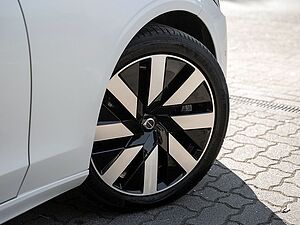 Volvo  T8 AWD Plus Dark