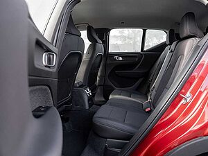 Volvo  T4 Recharge R Design Expression