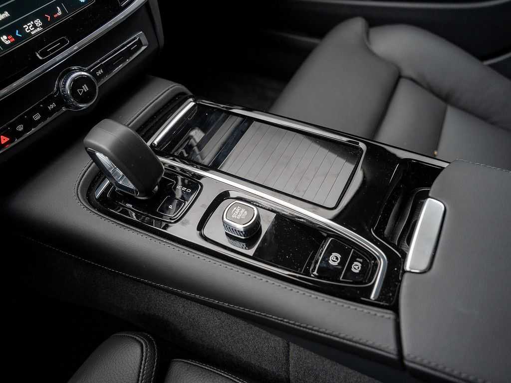 Volvo  T6 AWD Recharge Plus Dark Recharge