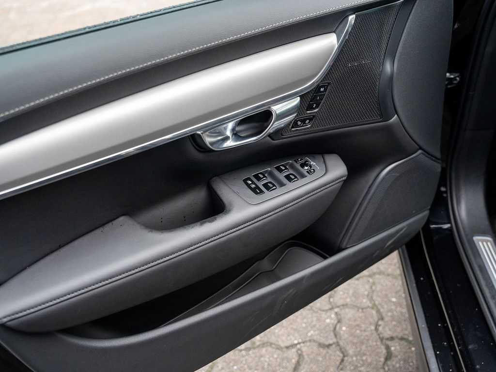 Volvo  T6 AWD Recharge Plus Dark Recharge