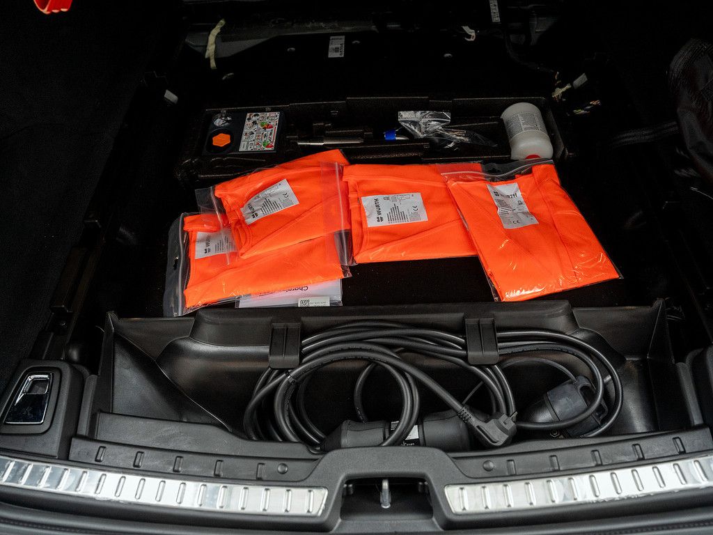 Volvo  T6 AWD Recharge Plus Dark Recharge