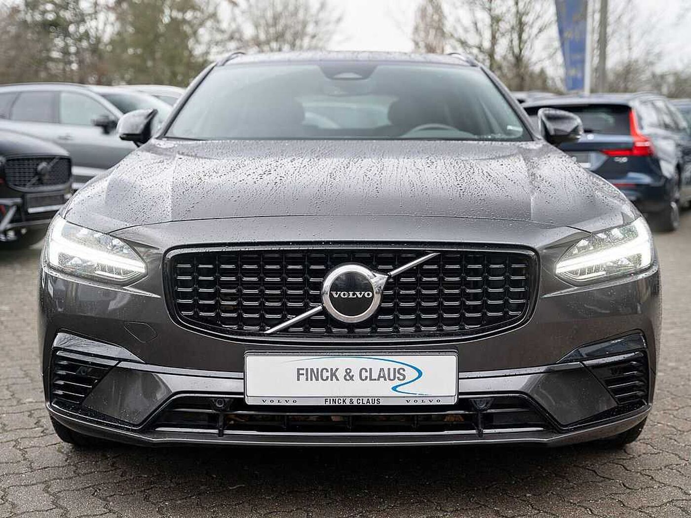 Volvo  Recharge T6 AWD R-Design