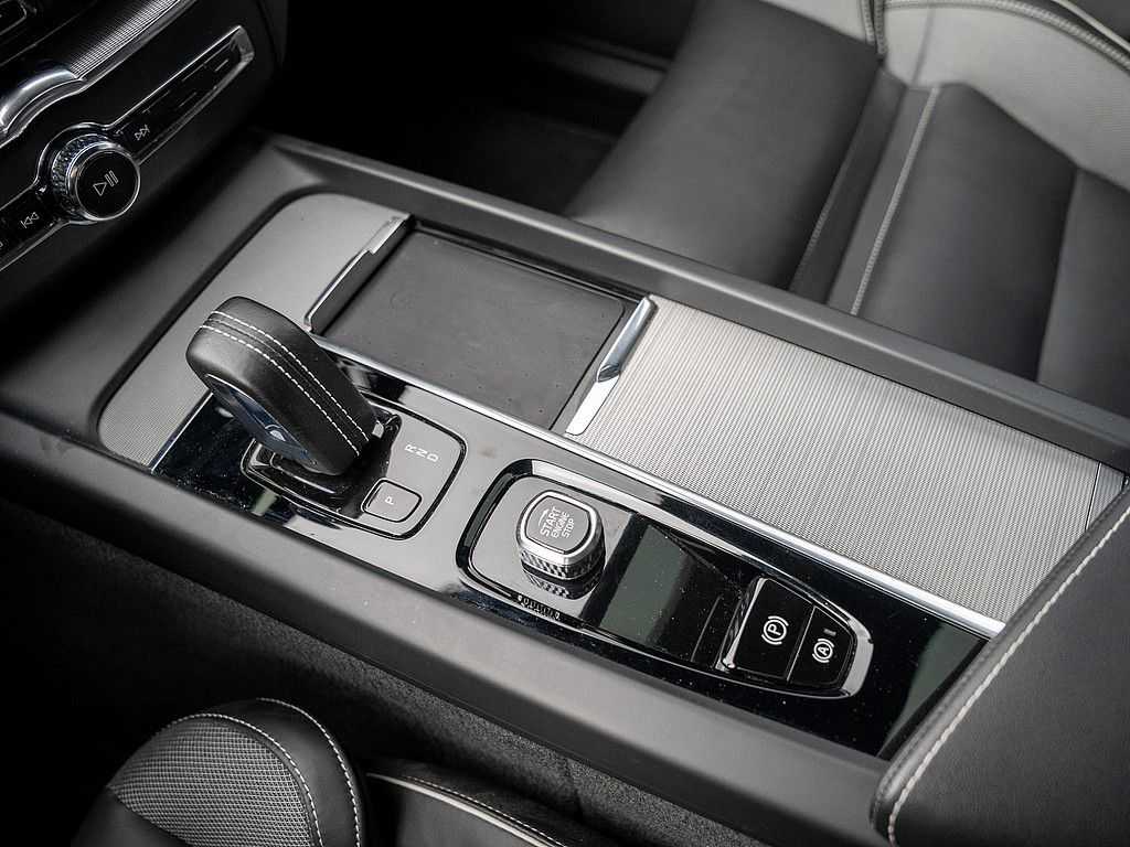 Volvo  B4 R-Design