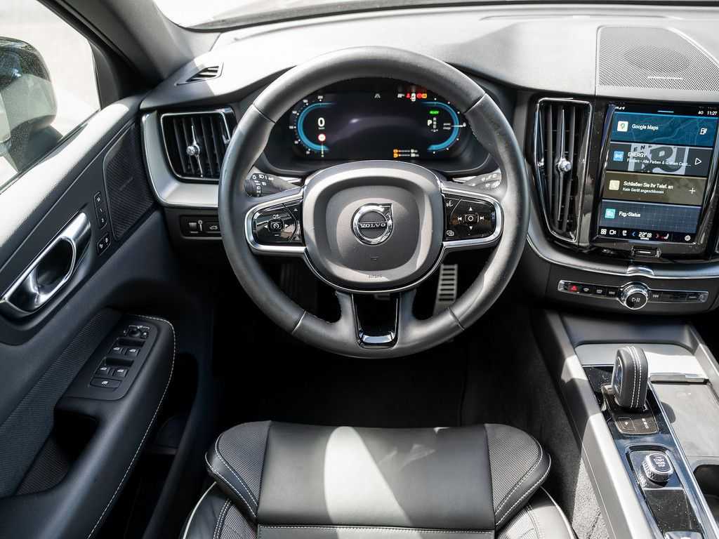 Volvo  T6 Recharge R-Design AWD
