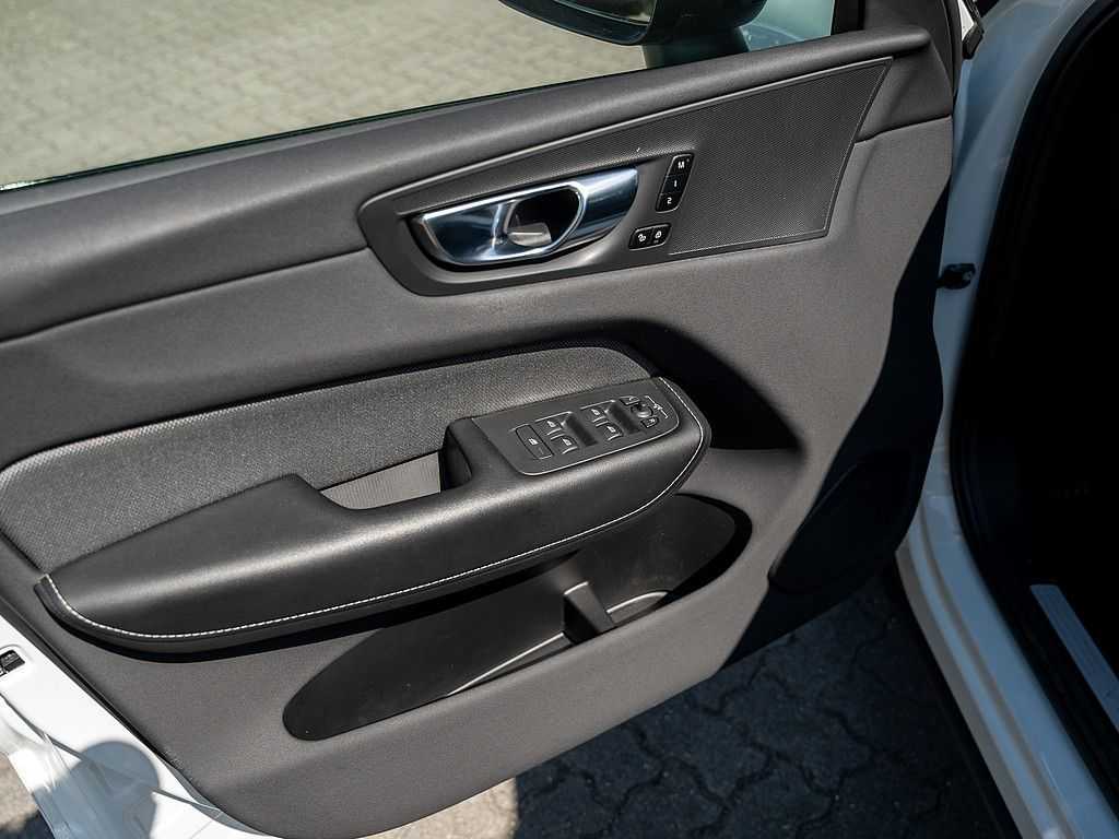 Volvo  B4 R-Design