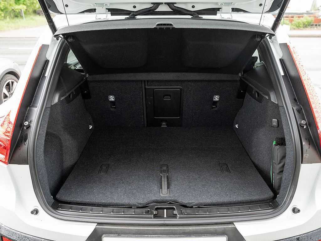 Volvo  T2 Plus Dark