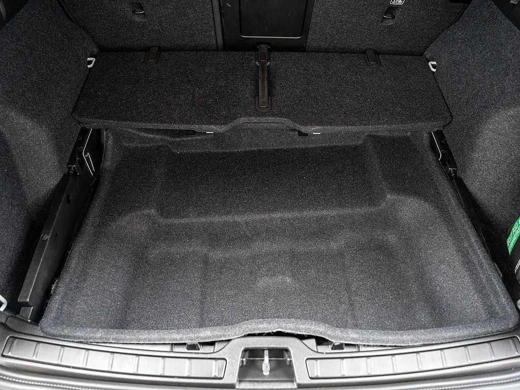 Volvo  T2 Plus Dark