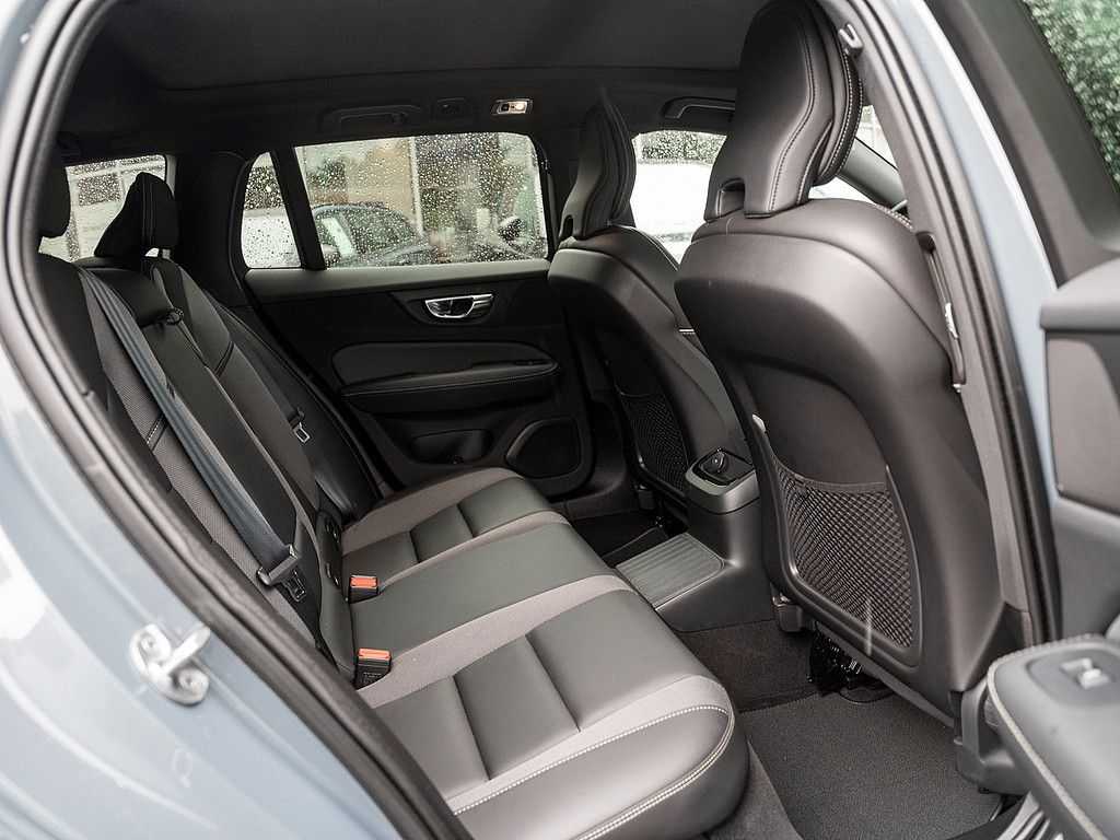 Volvo  T6 AWD Recharge R-Design