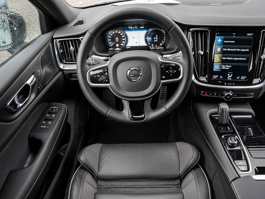 Volvo  T6 AWD Recharge R-Design