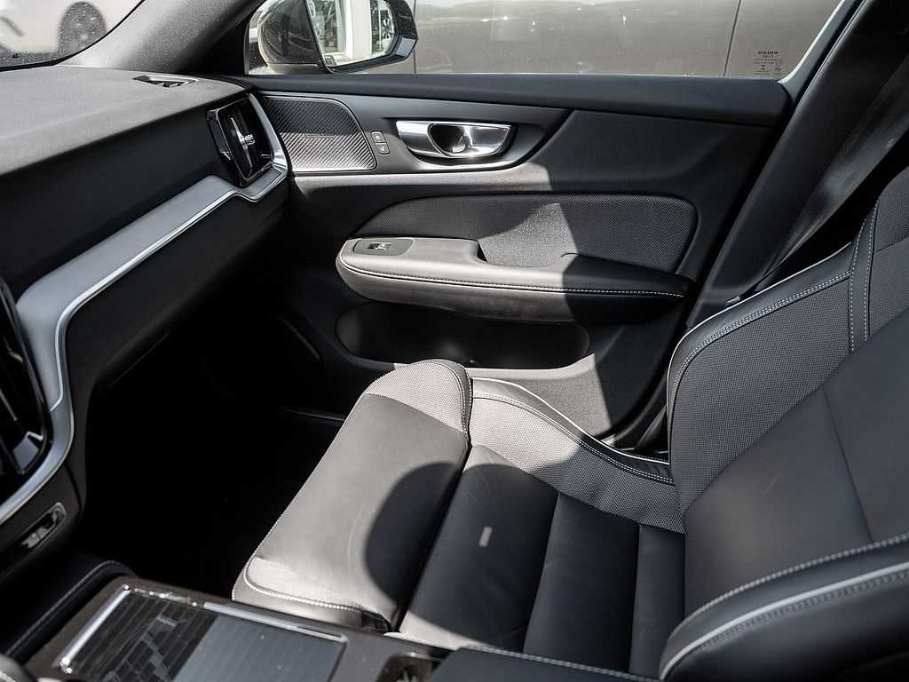 Volvo  T8 Recharge Plus Dark AWD