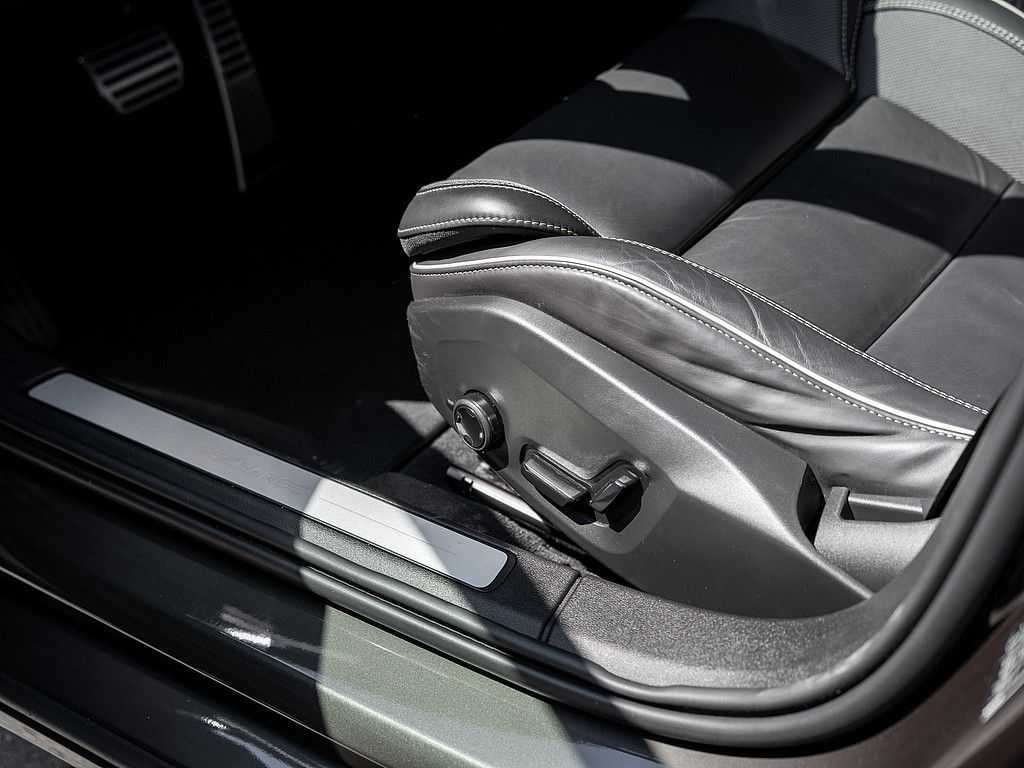 Volvo  T8 Recharge Plus Dark AWD