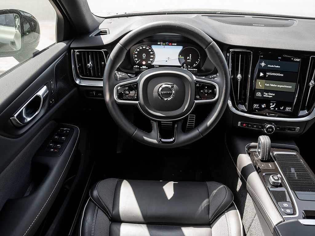 Volvo  T8 Recharge Plus Dark AWD