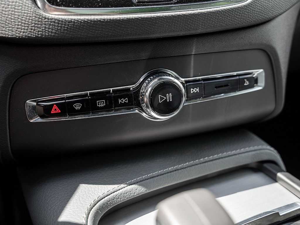 Volvo  T8 AWD Inscription Expression