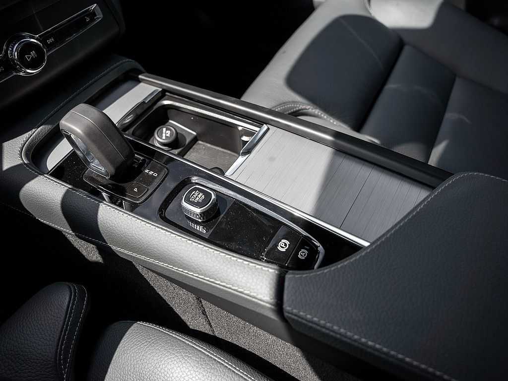 Volvo  T8 AWD Inscription Expression