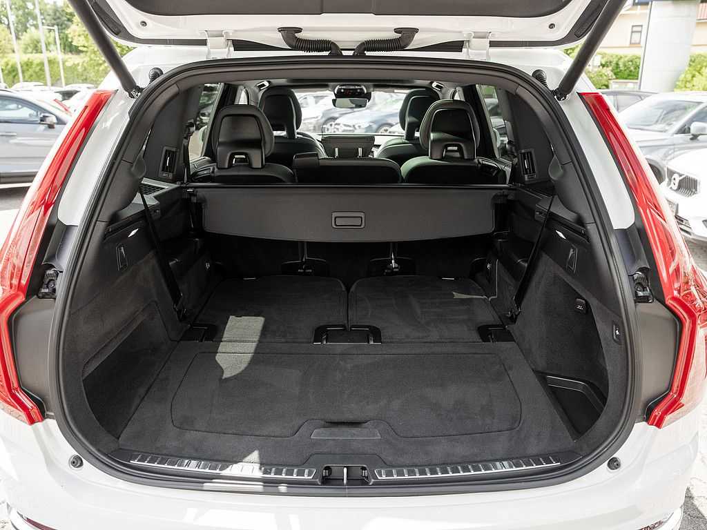Volvo  T8 AWD Inscription Expression