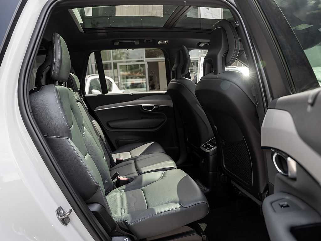 Volvo  T8 AWD Inscription Expression